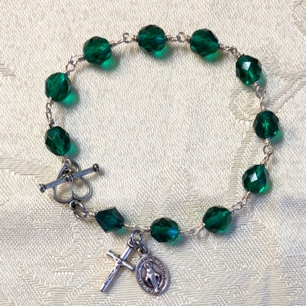 Elegant Emerald Green Beaded Rosary Bracelet!
